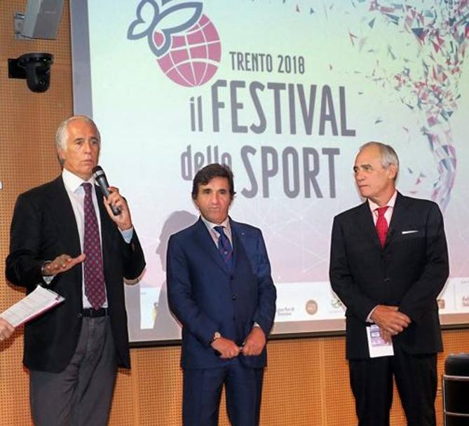 Il Presidente del CONI Giovanni Malag (a sinistra), accanto al presidente Rcs e presidente del Torino Urbano Cairo (al centro) e al direttore della Gazzetta dello Sport Andrea Monti. BOZZANI